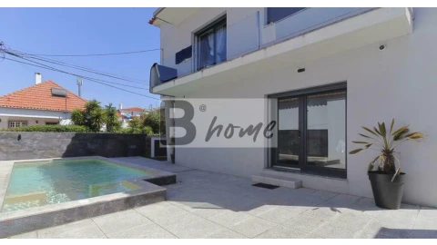 Moradia T7 para Venda em Costa da Caparica