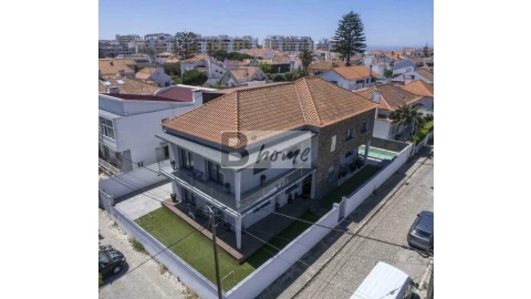 Moradia T7 para Venda em Costa da Caparica