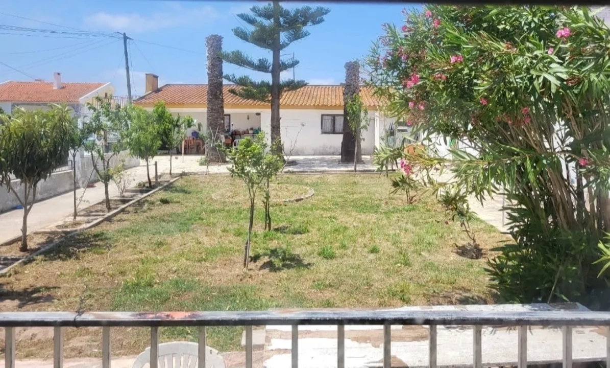 Moradia T3 para Venda em Santa Maria, São Pedro e Sobral da Lagoa Foto 3
