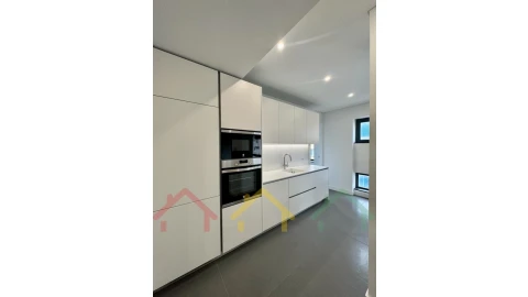Apartamento T4 para Venda em Cedofeita, Santo Ildefonso, Sé, Miragaia, São Nicolau e Vitória