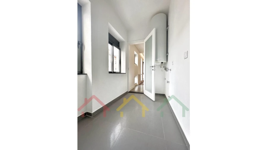 Apartamento T4 para Venda em Cedofeita, Santo Ildefonso, Sé, Miragaia, São Nicolau e Vitória Foto 11