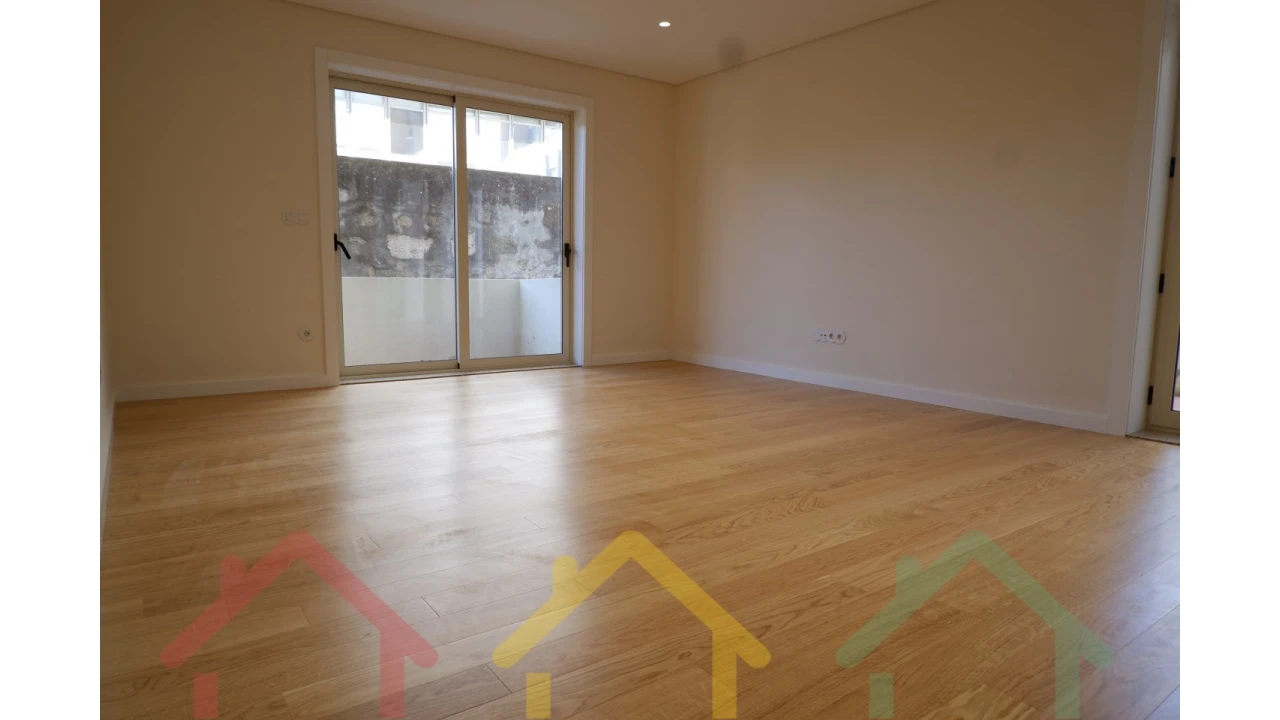 Apartamento T3 para Venda em Lordelo do Ouro e Massarelos Foto 2