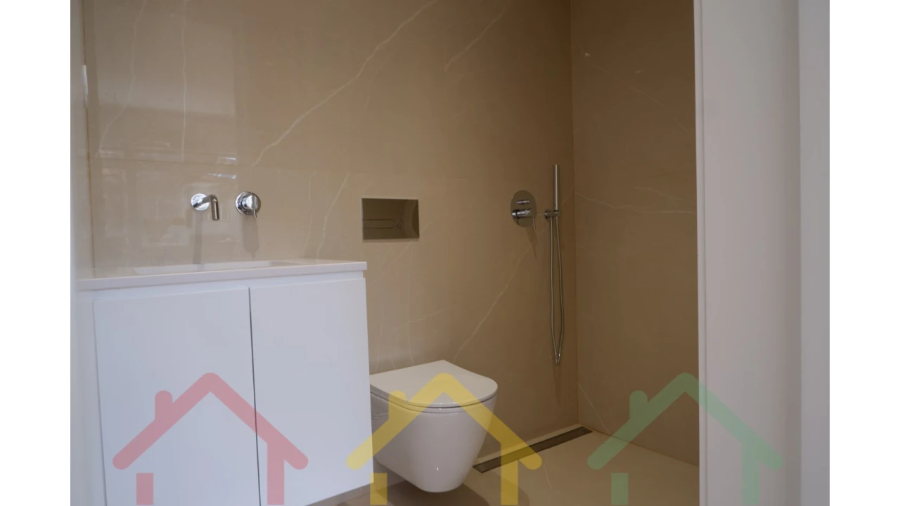 Apartamento T3 para Venda em Lordelo do Ouro e Massarelos Foto 13