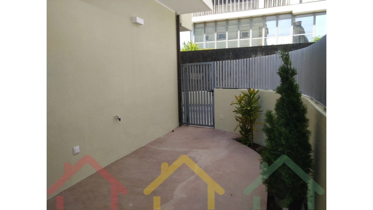Apartamento T3 para Venda em Lordelo do Ouro e Massarelos Foto 17