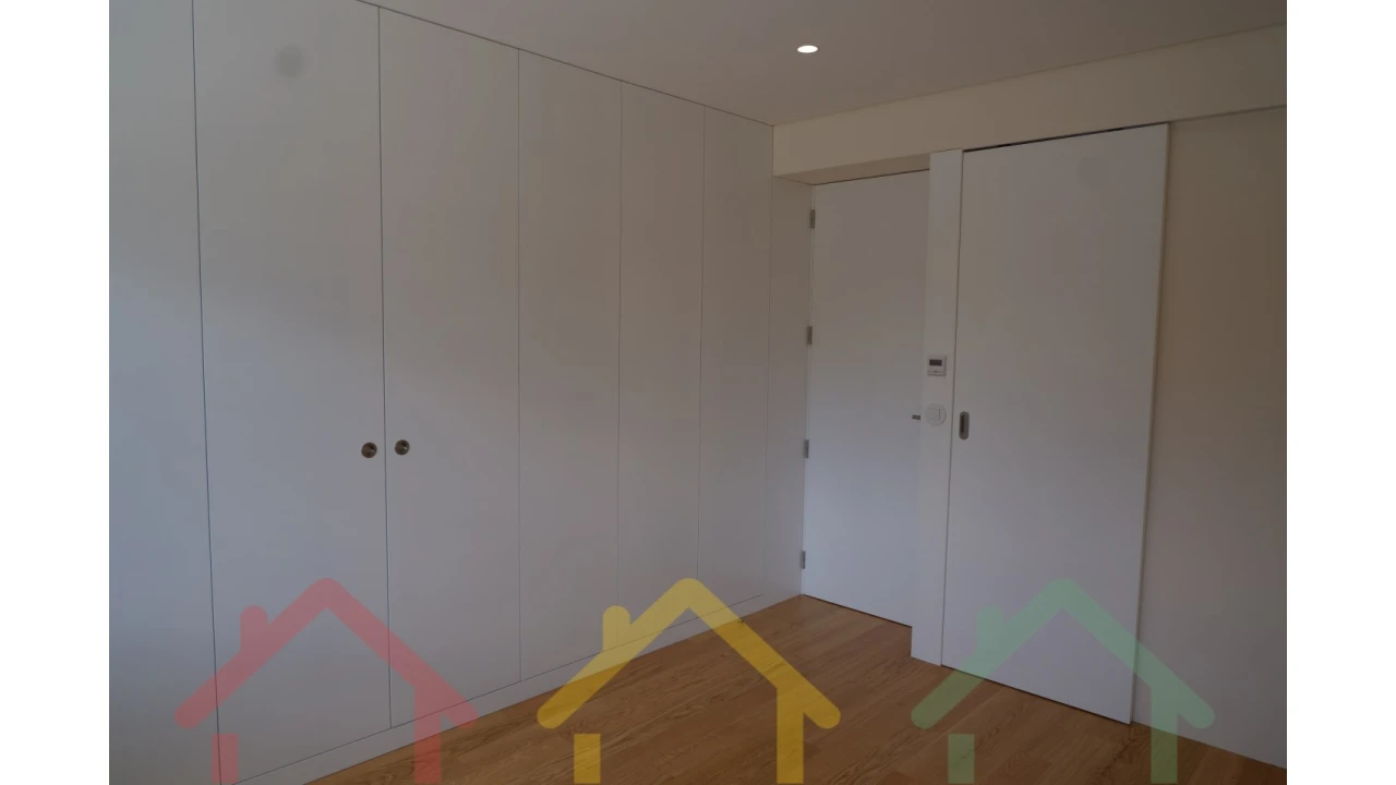 Apartamento T3 para Venda em Lordelo do Ouro e Massarelos Foto 21