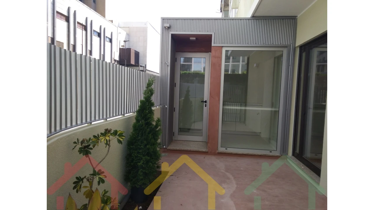 Apartamento T3 para Venda em Lordelo do Ouro e Massarelos Foto 27