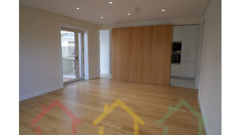 Apartamento T3 para Venda em Lordelo do Ouro e Massarelos