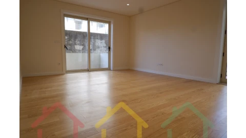 Apartamento T3 para Venda em Lordelo do Ouro e Massarelos