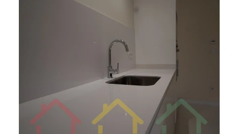 Apartamento T3 para Venda em Lordelo do Ouro e Massarelos
