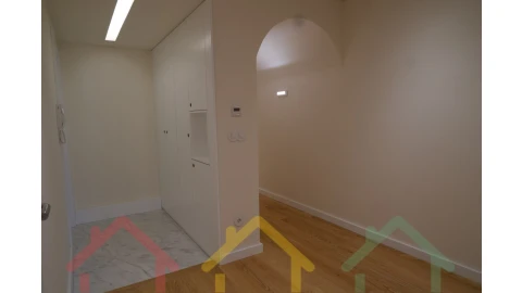 Apartamento T3 para Venda em Lordelo do Ouro e Massarelos