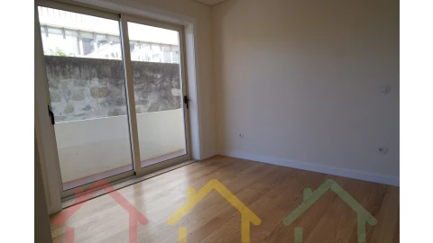 Apartamento T3 para Venda em Lordelo do Ouro e Massarelos