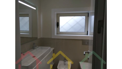 Apartamento T3 para Venda em Lordelo do Ouro e Massarelos