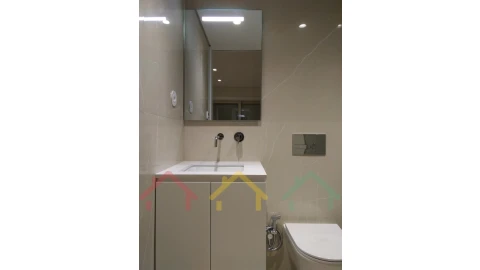Apartamento T3 para Venda em Lordelo do Ouro e Massarelos