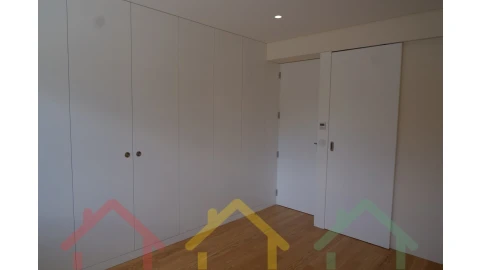 Apartamento T3 para Venda em Lordelo do Ouro e Massarelos