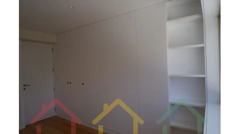 Apartamento T3 para Venda em Lordelo do Ouro e Massarelos
