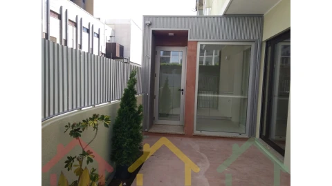 Apartamento T3 para Venda em Lordelo do Ouro e Massarelos