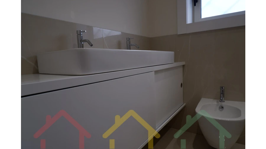 Apartamento T3 para Venda em Lordelo do Ouro e Massarelos Foto 10