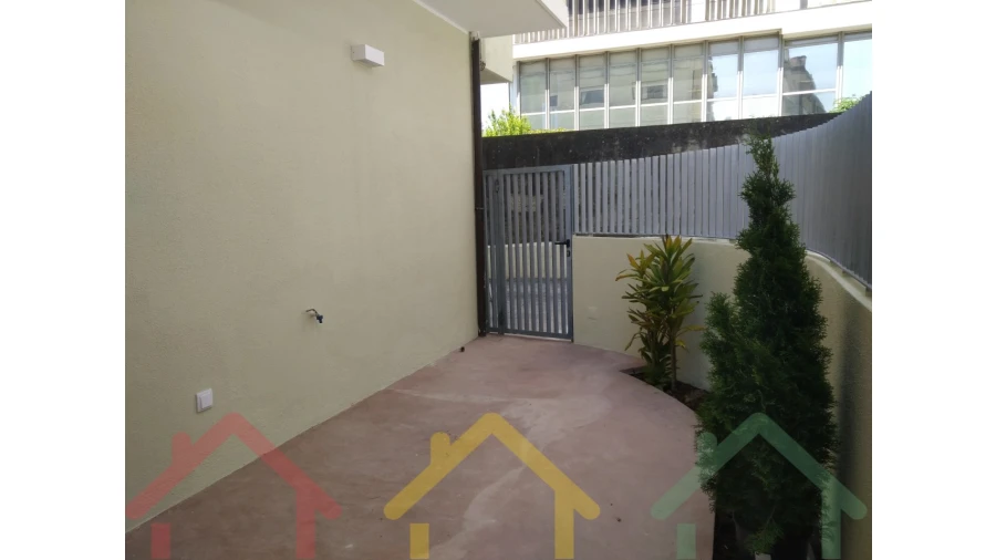 Apartamento T3 para Venda em Lordelo do Ouro e Massarelos Foto 17