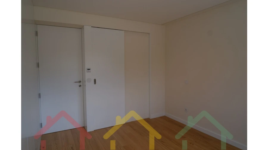 Apartamento T3 para Venda em Lordelo do Ouro e Massarelos Foto 25