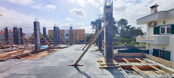 Moradia T4 para Venda em Fernao Ferro