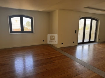 Moradia T4 para Venda em Gulpilhares e Valadares