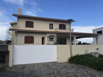 Moradia T4 para Venda em Gulpilhares e Valadares