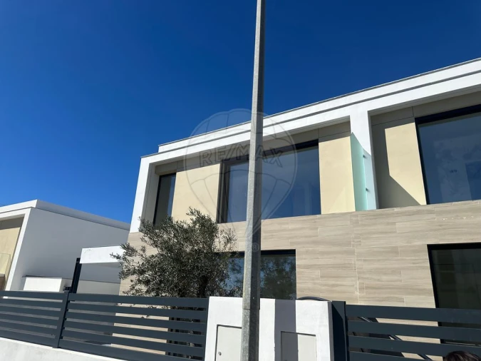 Moradia T5 para Venda em Ericeira Foto 3