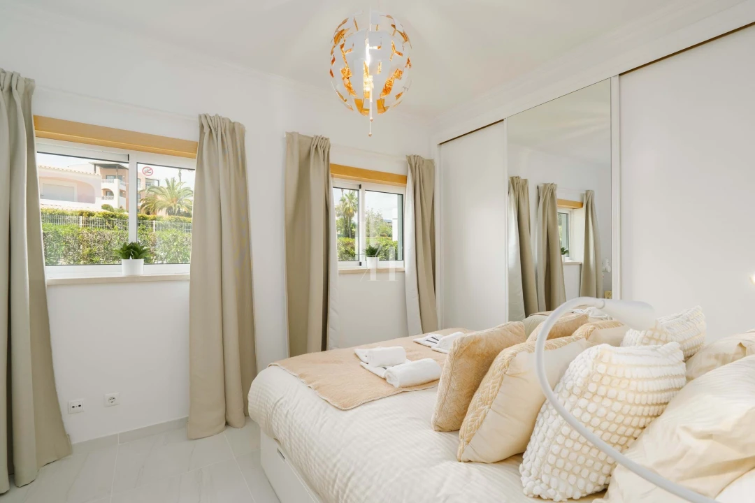 Apartamento T2 para Arrendamento férias em Quarteira Foto 10