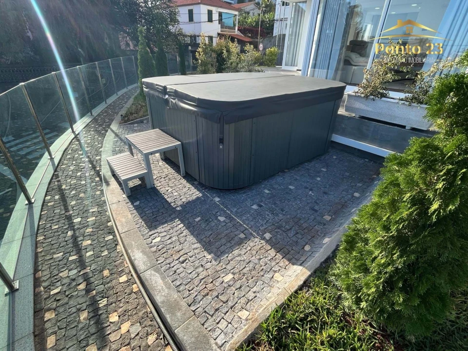 Moradia T3 para Venda em Santo Antonio Foto 5