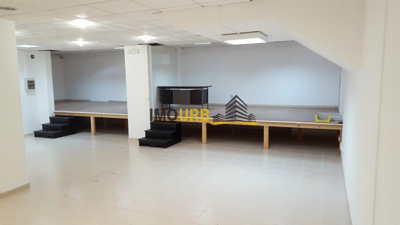 Garagem para Arrendamento em Leiria, Pousos, Barreira e Cortes Foto 1