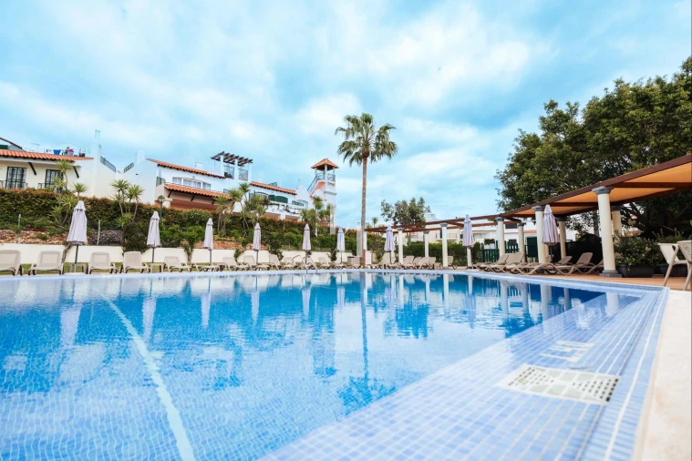 Apartamento T2 para Arrendamento férias em Quarteira Foto 30