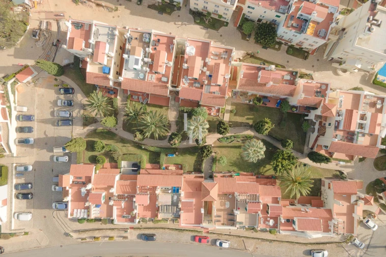 Apartamento T2 para Arrendamento férias em Quarteira Foto 29