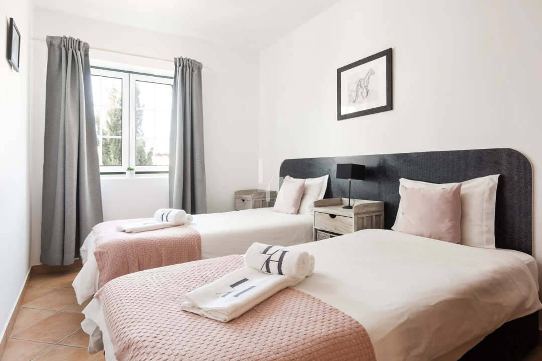 Apartamento T2 para Arrendamento férias em Quarteira Foto 16