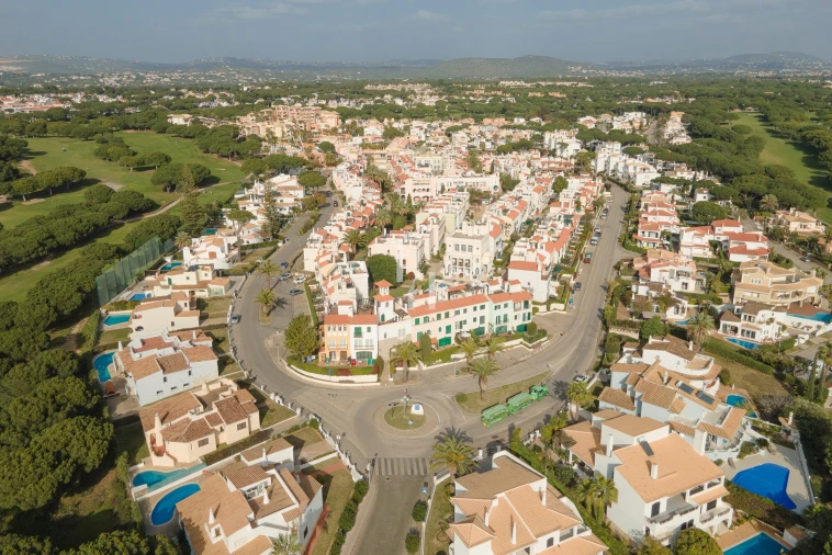 Apartamento T2 para Arrendamento férias em Quarteira Foto 27