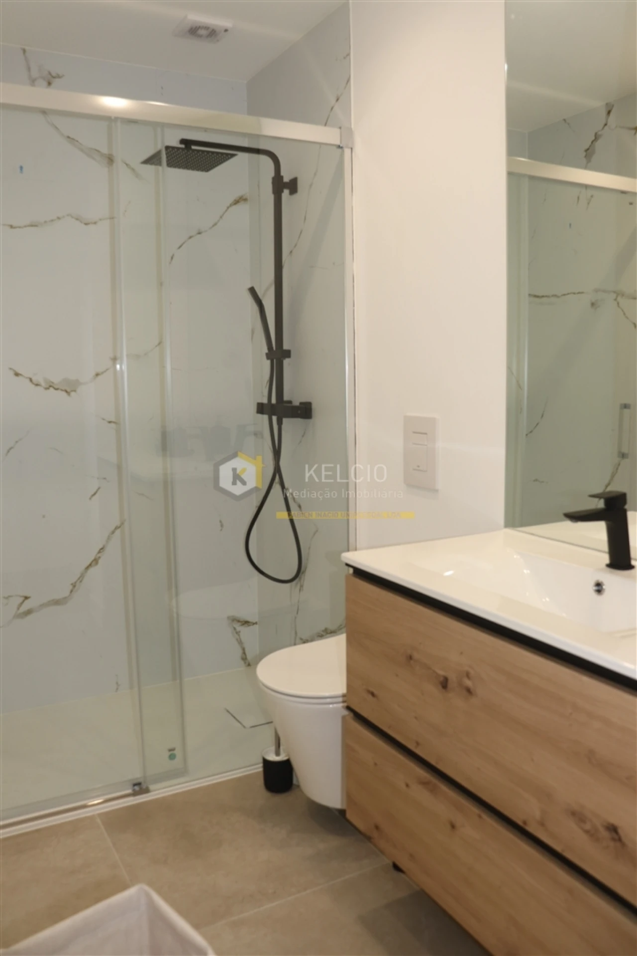 Apartamento T2 para Venda em Quarteira Foto 11