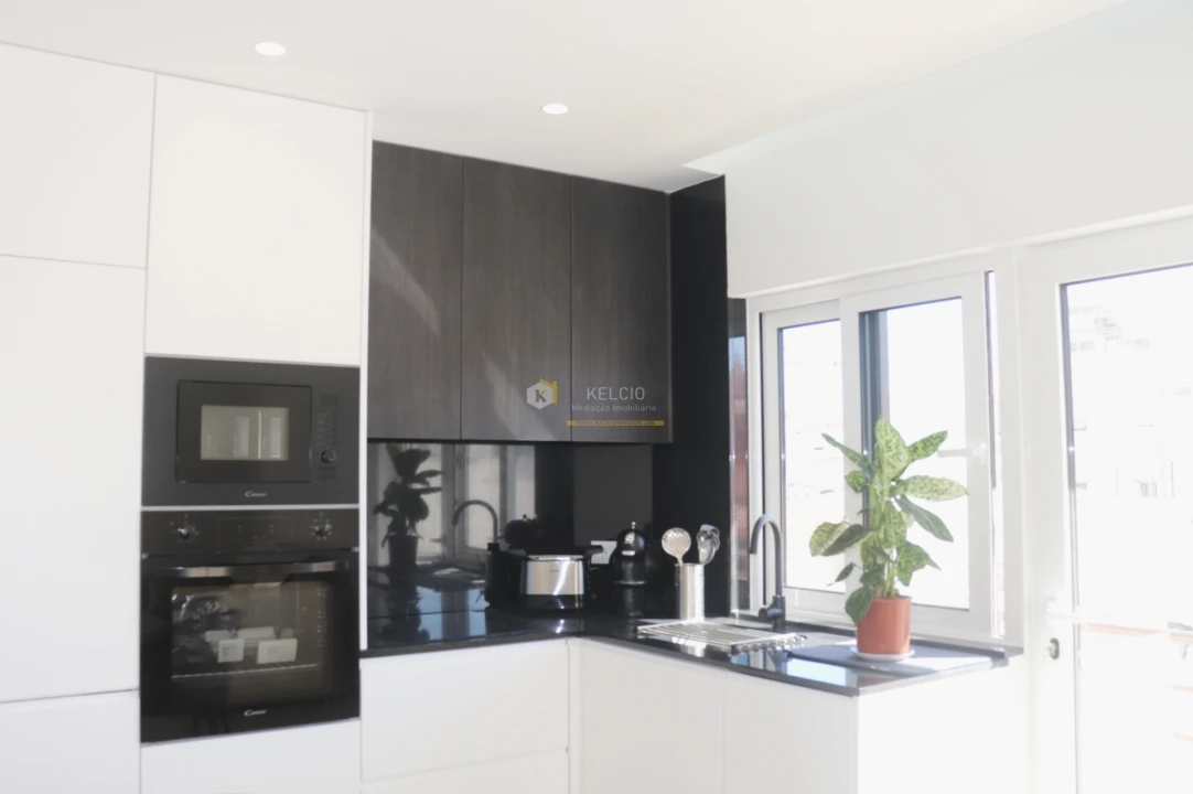 Apartamento T2 para Venda em Quarteira Foto 4