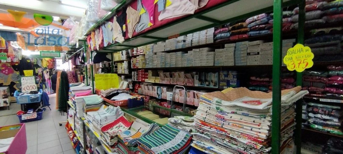 Loja para Trespasse em Arcozelo Foto 2