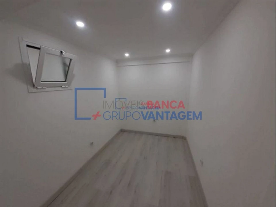 Escritório para Venda em Corroios Foto 9