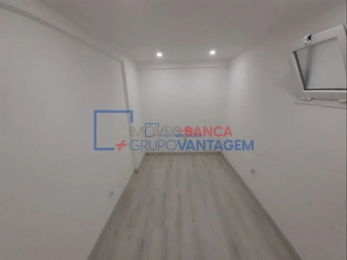 Escritório para Venda em Corroios Foto 8