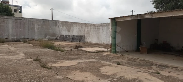 Terreno para Venda em Albufeira e Olhos de Água