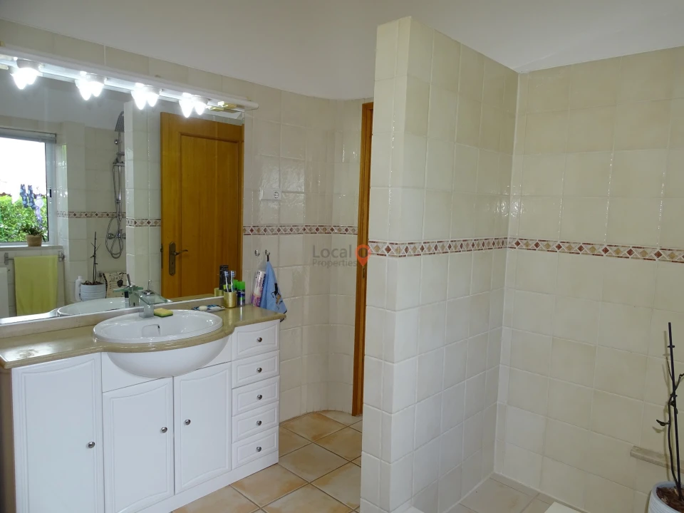 Moradia T4 para Venda em Lagos (São Sebastião e Santa Maria) Foto 15