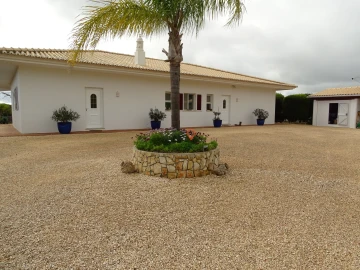 Moradia T4 para Venda em Lagos (São Sebastião e Santa Maria)