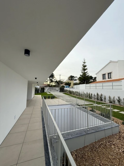 Moradia T5 para Venda em Charneca de Caparica e Sobreda