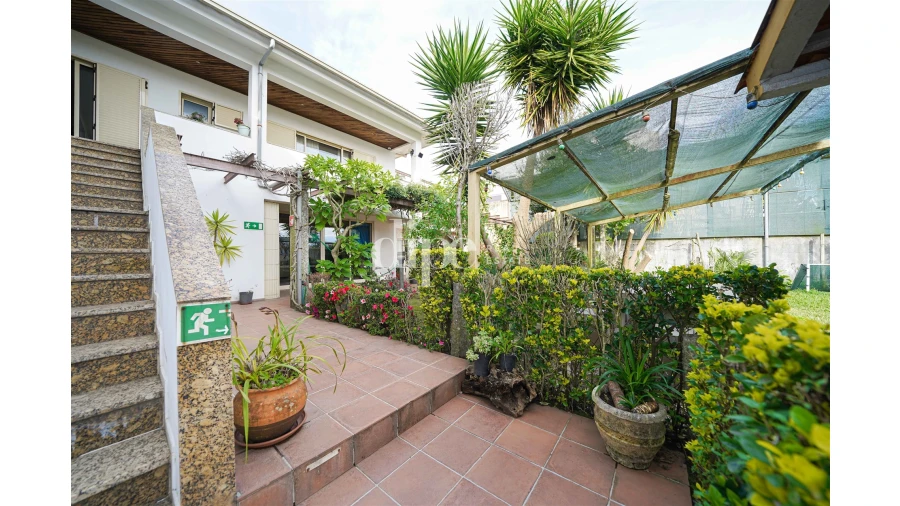 Moradia T4 para Venda em Candoso Santiago e Mascotelos Foto 7