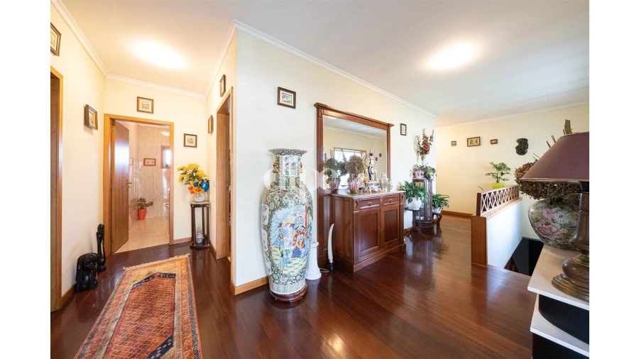 Moradia T4 para Venda em Candoso Santiago e Mascotelos Foto 11