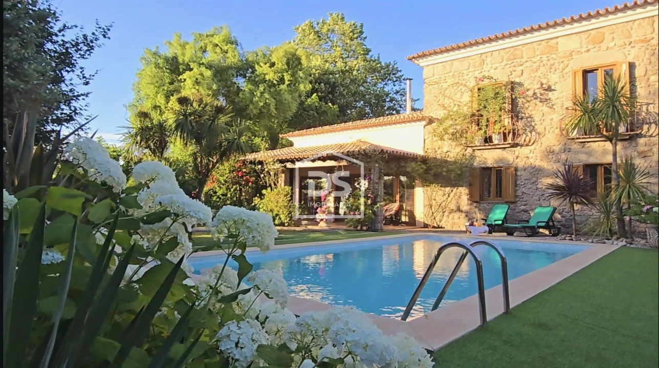 Moradia T4 para Venda em Gouveia (São Pedro e São Julião) Foto 1