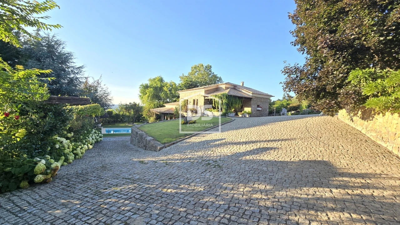 Moradia T4 para Venda em Gouveia (São Pedro e São Julião) Foto 50