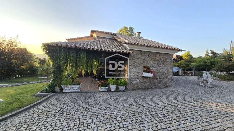 Moradia T4 para Venda em Gouveia (São Pedro e São Julião) Foto 7