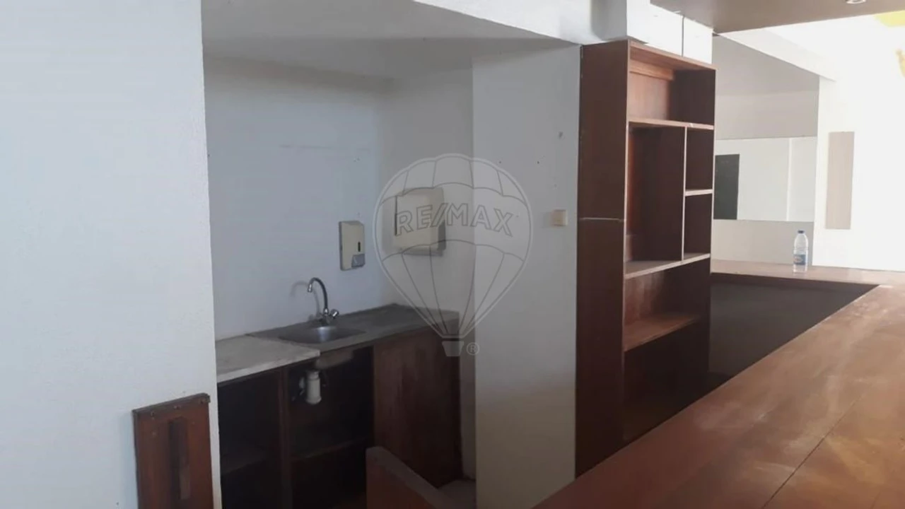 Loja para Venda em Carregado e Cadafais Foto 6