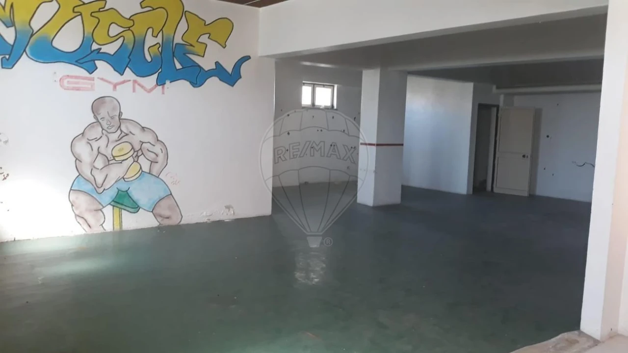 Loja para Venda em Carregado e Cadafais Foto 3